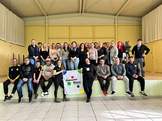 Kr&ouml;nender Abschluss, beim Sundh&auml;user Kindersachenbasar! (Foto: S. Dietzel)