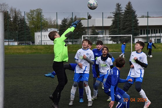 Mit Kantersieg zur Tabellenf&uuml;hrung (Foto: Claudia Mi&szlig;bach)