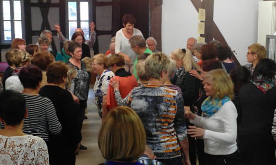 Lachyoga im Tabakspeicher (Foto: Stadtverwaltung Nordhausen )