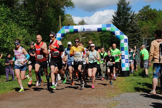 In Ilfeld startete man auf die 8-Kilometer Strecke heute am Schützenhaus (Foto: agl) In Ilfeld startete man auf die 8-Kilometer Strecke heute am Schützenhaus (Foto: agl)