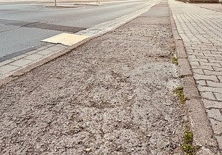 Der "Radweg" an der Freiherr-von-Stein Stra&szlig;e (Foto: Patrick B&ouml;rsch)