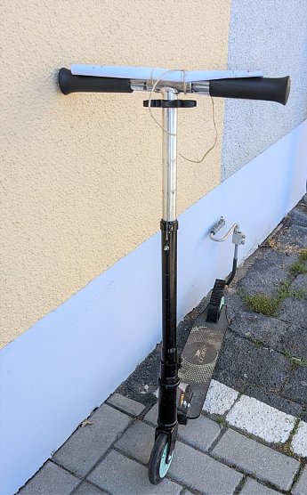 Wem gehört der Roller? (Foto: Landespolizeiinspektion) Wem gehört der Roller? (Foto: Landespolizeiinspektion)