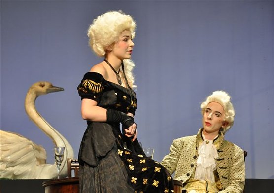 Die Marquise de Merteuil und der Vicomte de Valmont (Foto: Theater Nordhausen) Die Marquise de Merteuil und der Vicomte de Valmont (Foto: Theater Nordhausen)