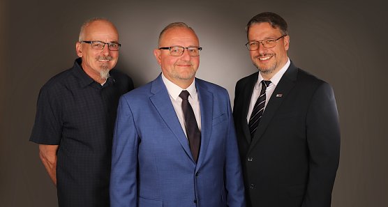 Die neue AfD-Fraktion im Ellricher Stadtrat (Foto: AfD) Die neue AfD-Fraktion im Ellricher Stadtrat (Foto: AfD)