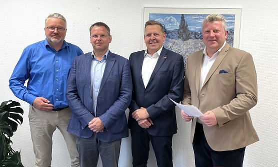Stellten sich heute der Presse: Sebastian Gedecke, Uli Schlegel, Marc Weinrich und Hausherr Christian B&ouml;duel (Foto: oas)