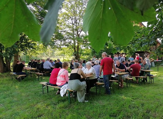 Das "Dorfretter-Fest" in Sundhausen (Foto: Diana Kupfer)