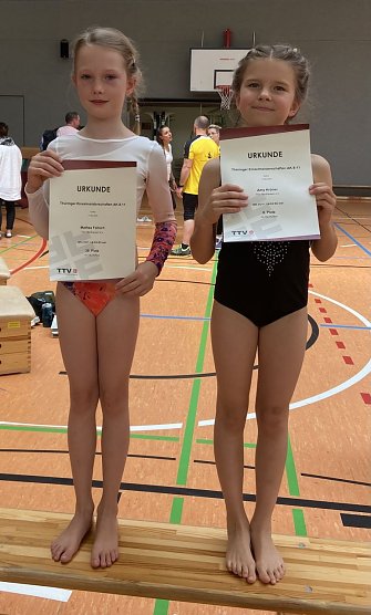 Mathea Feitsch und Amy Kr&ouml;ner (Foto: TSV)