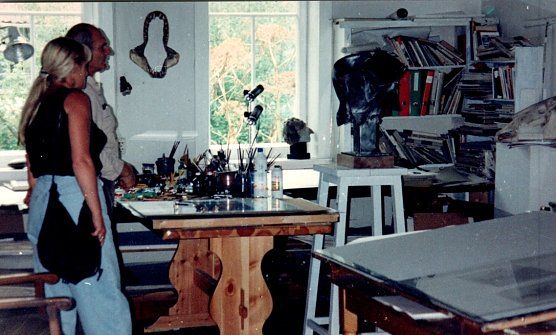 In einem der Atelierr&auml;ume mit Karin Kisker (Foto: H.Kneffel)