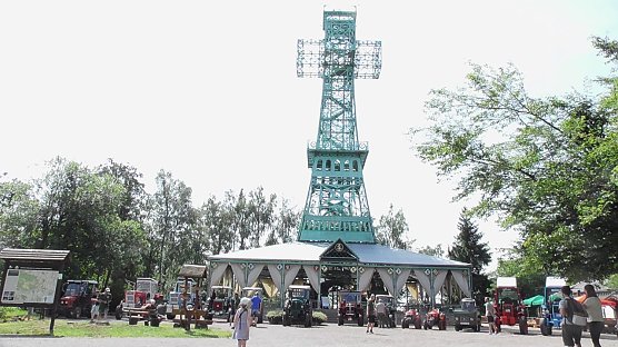 Schlepperausflug zum Josephskreuz (Foto: Ulrich Reinboth) Schlepperausflug zum Josephskreuz (Foto: Ulrich Reinboth)