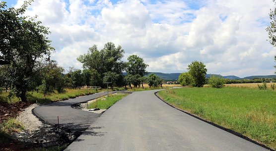 Neuer Radweg führt zum Freibad Hünstein (Foto: Landratsamt) Neuer Radweg führt zum Freibad Hünstein (Foto: Landratsamt)