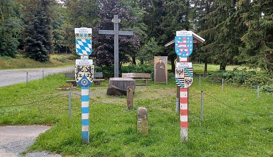Innerdeutsche Grenze heute zwischen Bayern und Thüringen (Foto: R.Neitzke) Innerdeutsche Grenze heute zwischen Bayern und Thüringen (Foto: R.Neitzke)