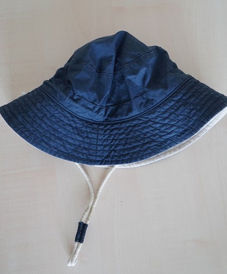 Wer vermisst diese Kindermütze? (Foto: LPI) Wer vermisst diese Kindermütze? (Foto: LPI)