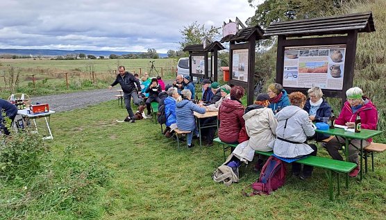 Rast auf einer der letzten Wanderungen bei Auleben (Foto: A.Krumpholz) Rast auf einer der letzten Wanderungen bei Auleben (Foto: A.Krumpholz)