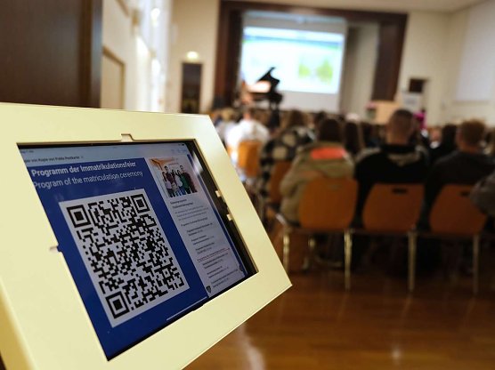 Die Hochschule Nordhausen hei&szlig;t die neuen Mitglieder der Hochschulgemeinschaft herzlich willkommen und w&uuml;nscht allen Studierenden einen erfolgreichen Start ins Wintersemester 2024/25. Bild(er)unterschrift: Feierliche Immatrikulation an der Hochschule Nordhausen (Foto: Nadine Kathrin Luschnat)