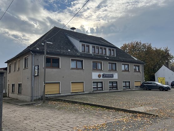 In Trebra im Kyffhäuserkreis wurde heute auch dieses Objekt durchsucht (Foto: S. Dietzel) In Trebra im Kyffhäuserkreis wurde heute auch dieses Objekt durchsucht (Foto: S. Dietzel)