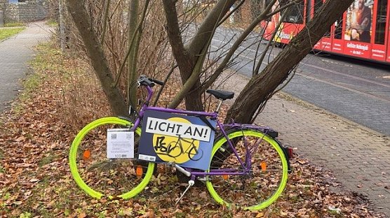 Ein Fahrrad der Kampagne Licht An! (Foto: Kreisverkehrswacht) Ein Fahrrad der Kampagne Licht An! (Foto: Kreisverkehrswacht)