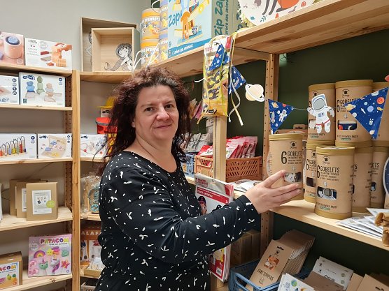 Sarina Panke hat sich mit ihrem Caf&eacute; F&uuml;nferlei am Kornmarkt 1 in Nordhausen einen Traum erf&uuml;llt.  (Foto: SWG Nordhausen/S.Schedwill)