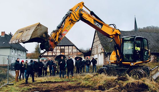 Spatenstich f&uuml;r den Neubau der Ilfelder Grundschule (Foto: agl)