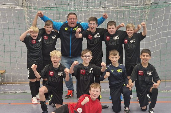 Sch&ouml;nes Vorweihnachtsgeschenk: Die D-Junioren von G&ouml;rsbach/Auleben gewinnen ein Turnier in Kelbra (Foto: D.Wiederhold)