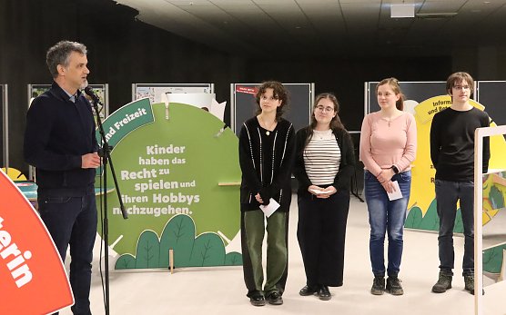 Eröffnung der Kinderrechte-Ausstellung in Nordhausen (Foto: Stadtverwaltung Nordhausen ) Eröffnung der Kinderrechte-Ausstellung in Nordhausen (Foto: Stadtverwaltung Nordhausen )
