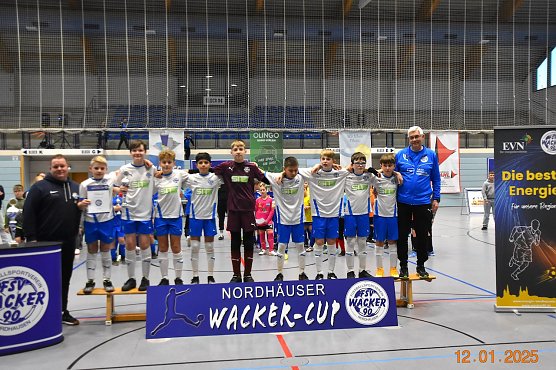 Die stolzen D2-Junioren nach dem Turnier (Foto: Martina Nebelung)