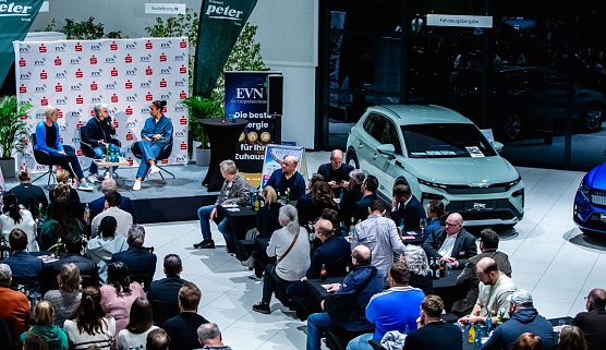 Interview im Vorfeld des Kugelsto&szlig;-Idoors (Foto: Ch. Keil)