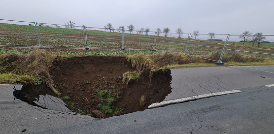Der Erdfall bei Bucholz im Dezmeber (Foto: Cornelia Wilhelm)