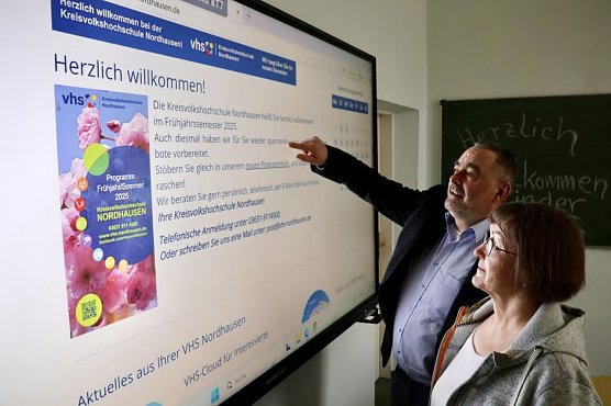 Die Kreisvolkshochschule hat ihr neues Semesterprogramm diese Woche vorgestellt (Foto: Pressestelle Landratsamt)