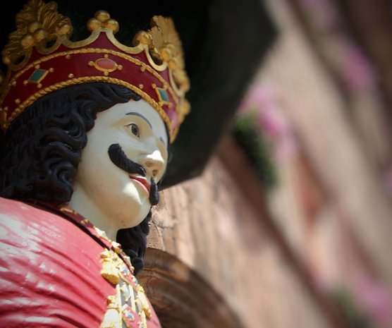 Roland vor dem Nordh&auml;user Rathaus (Foto: &copy;Stadtverwaltung Nordhausen)