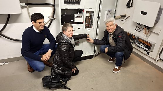 Die zweite PV-Anlage wird von der Energiegenossenschaft Helmetal in Betrieb genommen (Foto: HJ Weidt)