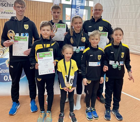 Erfolgreiches Leichtathletik-Team des LV Altstadt (Foto: Kathrin Rotter) Erfolgreiches Leichtathletik-Team des LV Altstadt (Foto: Kathrin Rotter)