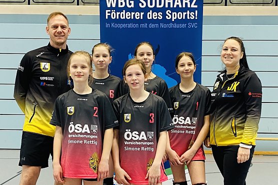 Die unter 13-j&auml;hrigen SVC-M&auml;dchen werden Turniersiegerinnen (Foto: SVC)