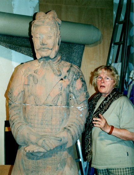 Der General aus der 1974 in China entdeckten Tonkriegerarmee 2001 in Nordhausen (Foto: Heidelore Kneffel)