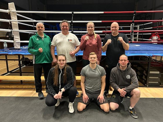 Thomas Knoche, hier in der 2. Reihe ganz rechts, tritt als neuer Trainer mit C-Lizenz an (Foto: NSV)