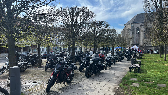 &Uuml;ber 70 Motorradfahrer holten sich in Ellrich den Segen f&uuml;r die neue Saison ab (Foto: Cornelia Wilhelm)