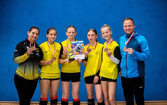 Erfolg im Volleyball-Krimi - die Humboldt-Sportlerinnen brachten es zu Bronze (Foto: Christoph Keil)