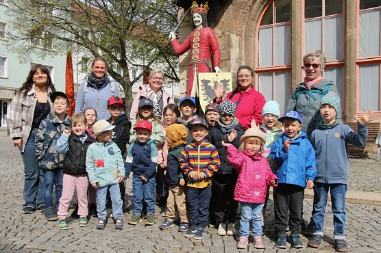 Spannende Geschichten aus der Nordh&auml;user Vergangenheit h&ouml;rten die Kinder des Petersdorfer Kindergartens vergangenen Mittwoch (Foto: agl)
