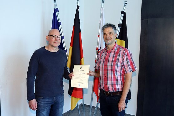 Herr Thomas M&uuml;ller (links) ist der neue kommunale Beauftragte f&uuml;r Menschen mit Behinderung der Stadt Nordhausen (Foto: Stadt Nordhausen)