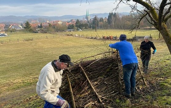 Auf der Streuobstwiese gibt es immer was zu tun... (Foto: privat)
