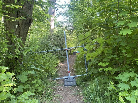Wanderweg hier dem Wartt&uuml;rmchen gesperrt. (Foto: vgf)