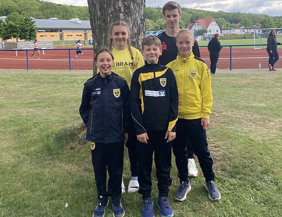 Athleten des LV Altstadt in doppeltem Einsatz (Foto: K.Rotter) Athleten des LV Altstadt in doppeltem Einsatz (Foto: K.Rotter)