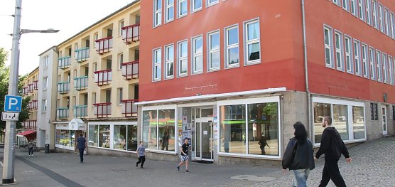 In der Rautenstra&szlig;e 1 stehen gr&ouml;&szlig;ere Sanierungsarbeiten an (Foto: agl)