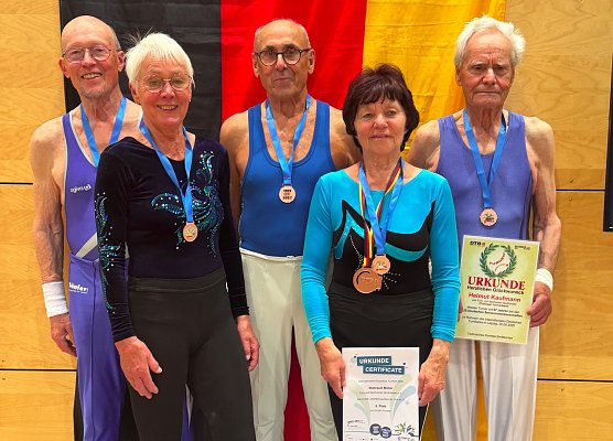 Nordhäuser Turn-Senioren beim Turnfest in Leipzig (Foto: R.Hagene) Nordhäuser Turn-Senioren beim Turnfest in Leipzig (Foto: R.Hagene)