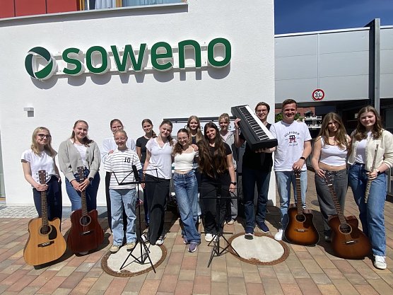 Zum Geburtstag wurde Musik mitgebracht (Foto: Schillergymnasium Bleicherode) Zum Geburtstag wurde Musik mitgebracht (Foto: Schillergymnasium Bleicherode)