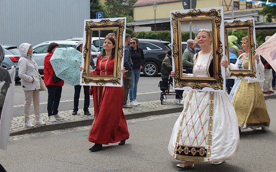 Gute Laune, tolle Kost&uuml;me, w&uuml;rdevoller Festumzug: Sondershausen ist 900 Jahre alt (Foto: Eva Maria Wiegand)