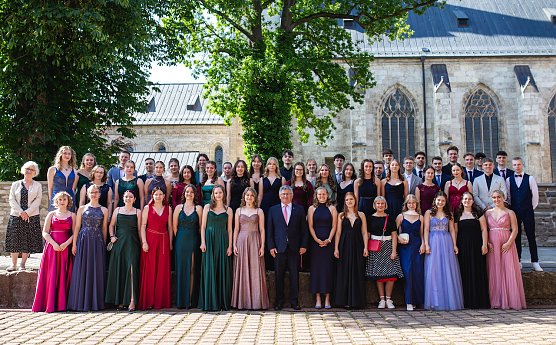 Die erfolgreichen Absolventen des Jahrgangs 2025 (Foto: C.Keil) Die erfolgreichen Absolventen des Jahrgangs 2025 (Foto: C.Keil)