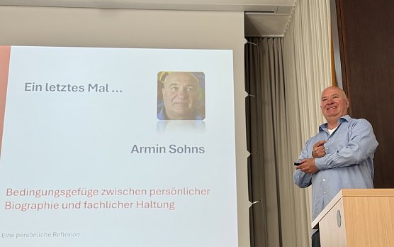 Im Audimax der Hochschule Nordhausen wurde Prof. Dr. Armin Sohns feierlich verabschiedet. (Foto: Nadine Kathrin Luschnat)
