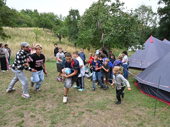 Spiel und Spaß im Handwerkercamp des KILA 2025 (Foto: K.Zeh) Spiel und Spaß im Handwerkercamp des KILA 2025 (Foto: K.Zeh)