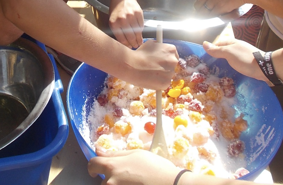 Beim Kinder-Kirchen-Laden will man am Freitag Mirabellen verarbeiten (Foto: Frank Tuschy) Beim Kinder-Kirchen-Laden will man am Freitag Mirabellen verarbeiten (Foto: Frank Tuschy)