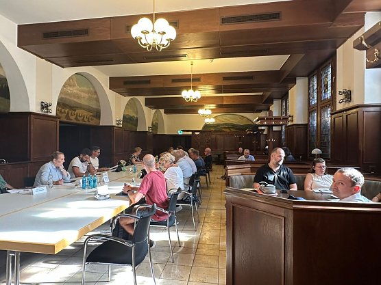 Der Ausschuss tagte heute im vakanten Ratskeller - mit gemischten Ergebnissen (Foto: lyz) Der Ausschuss tagte heute im vakanten Ratskeller - mit gemischten Ergebnissen (Foto: lyz)